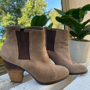 Vince Camuto Suede heel booties